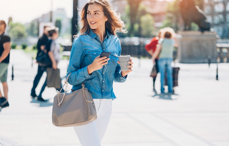 What is the difference between a tote, clutch, hobo, and satchel